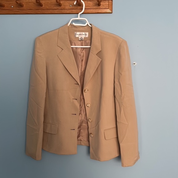 Tan Jones New York blazer with faux pockets and button closure Size: 14 - Picture 3 of 9